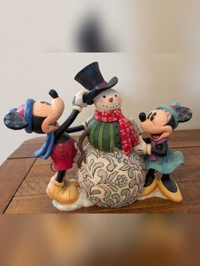 Disney Traditions Jim Shore Mickey & Minnie Dressing Up The Holidays Like New